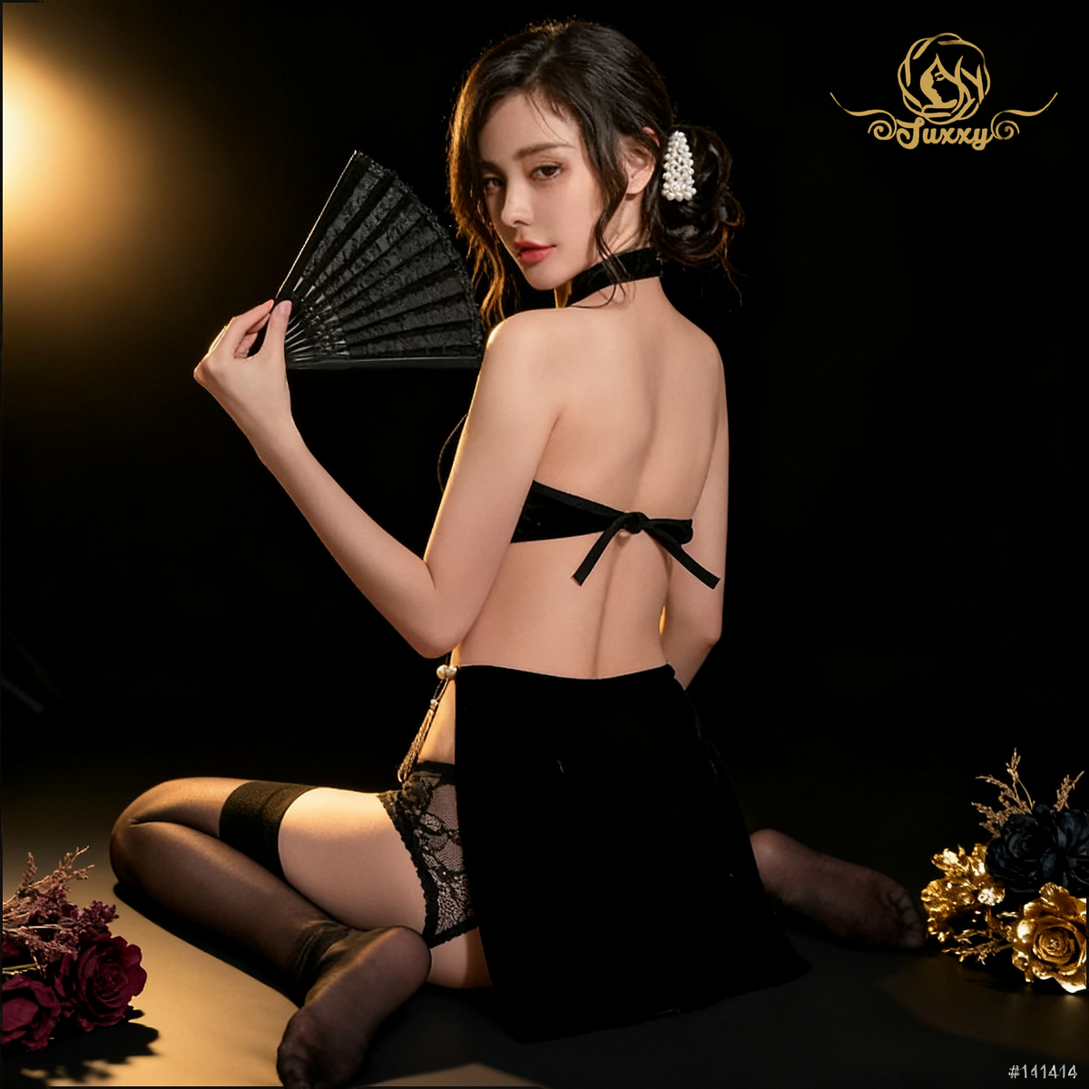 "Full of allure~" ชุดกี่เพ้าสูง ดีไซน์คล้องคอ เปิดหลัง