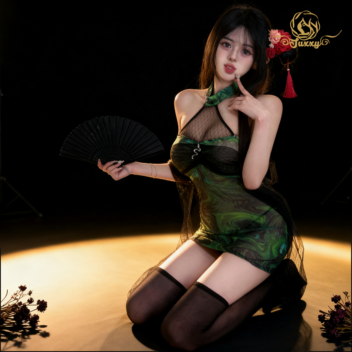 "Femme fatale" ชุดคอสเพลย์งู ดีไซน์คล้องคอ โปร่งลูกไม้ กระโปรงรัดรูป